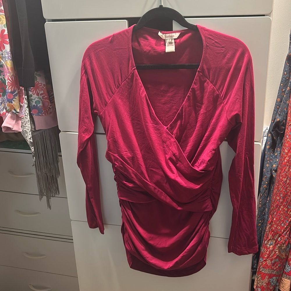 SUNDANCE MAGENTA PINK V NECK RUCHED FRONT